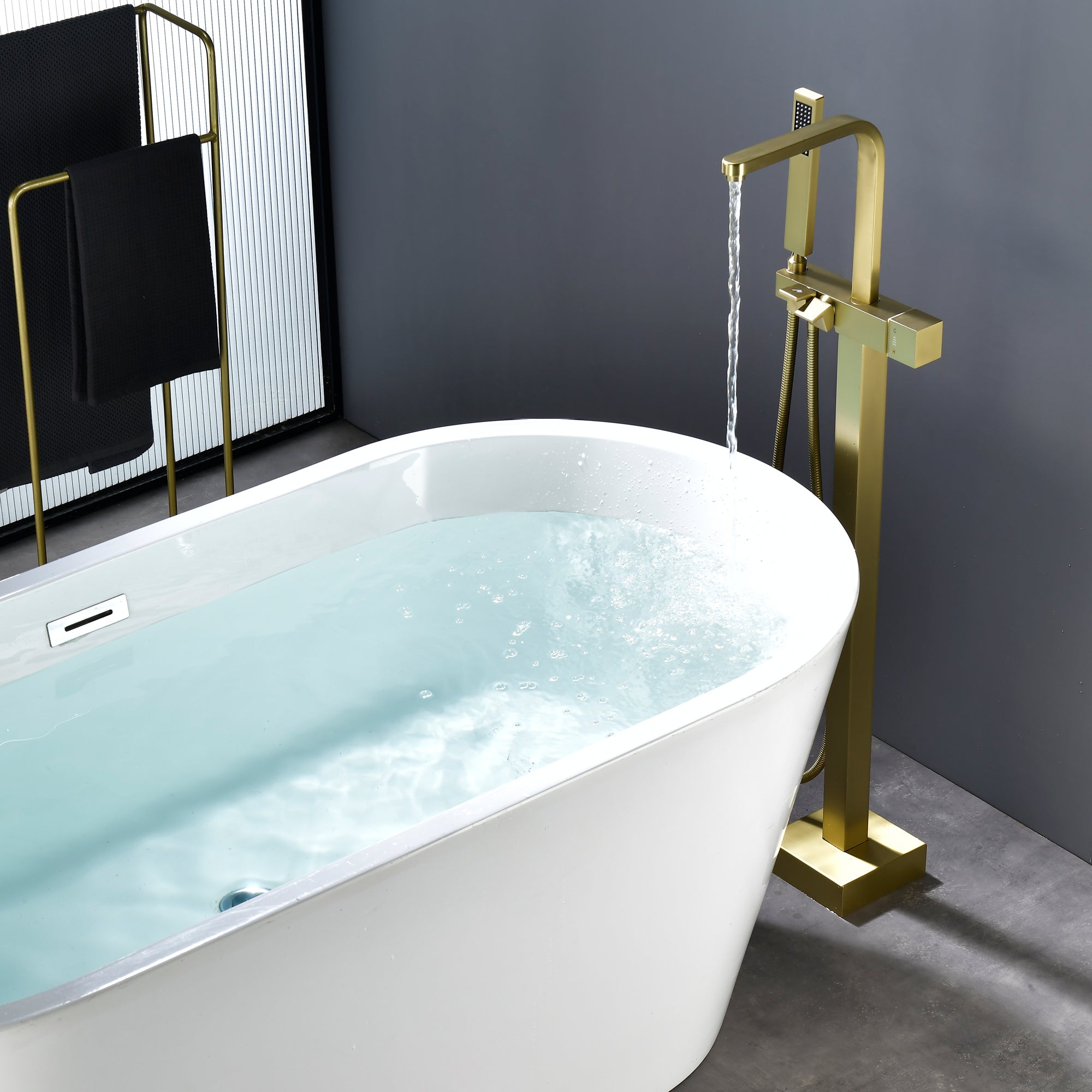 Two Water Modes freestanding tub faucet with handheld sprayer and 360° Swivel Spout
