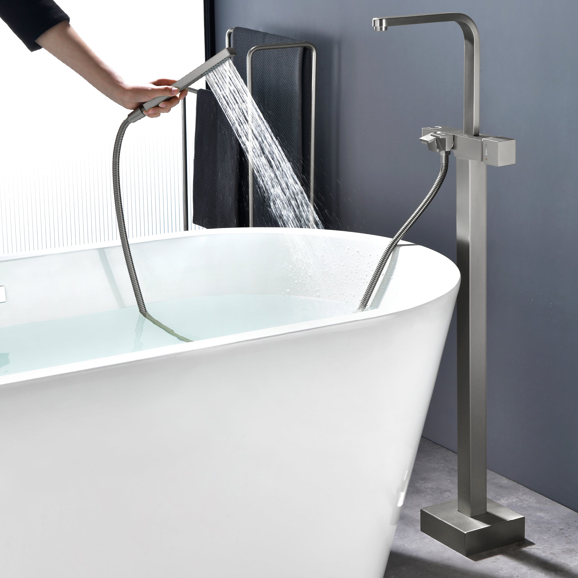 Two Water Modes freestanding tub faucet with handheld sprayer and 360° Swivel Spout
