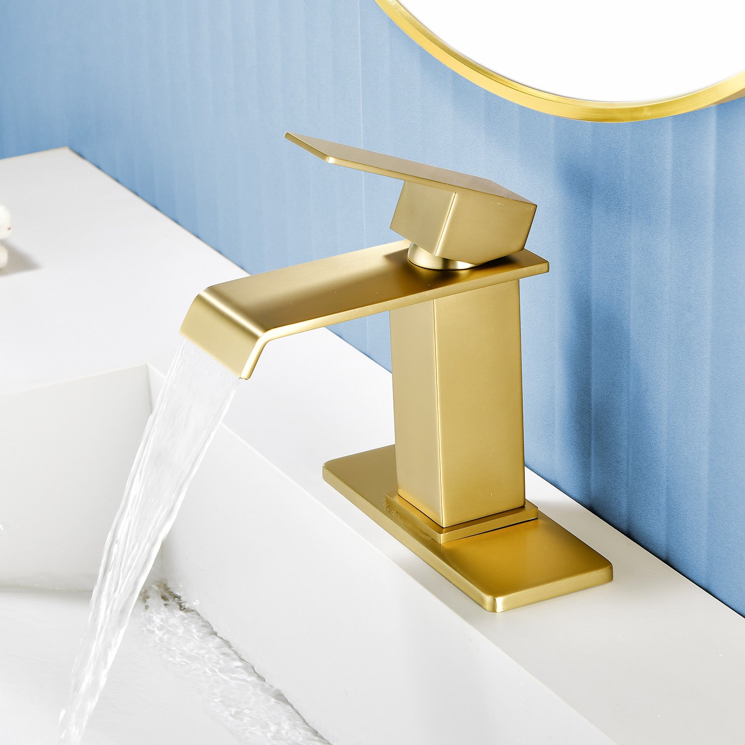 Single Hole Lavatory Faucet Tap Hot and Cold Water Mixer One-Handle Bathroom Waterfall Face Basin Faucet With Pop-Up Drainer