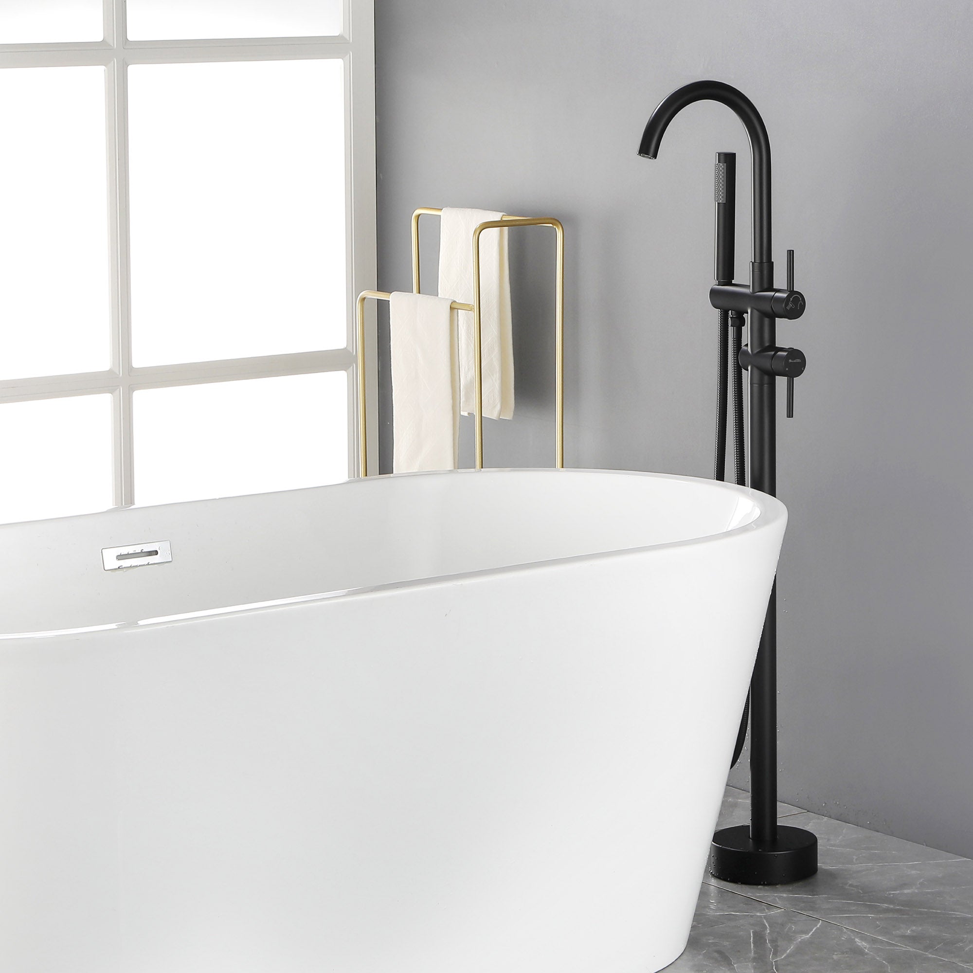 Freestanding Bathtub Faucet Bath Tub Filler Faucet with Hand Shower Floor Mount