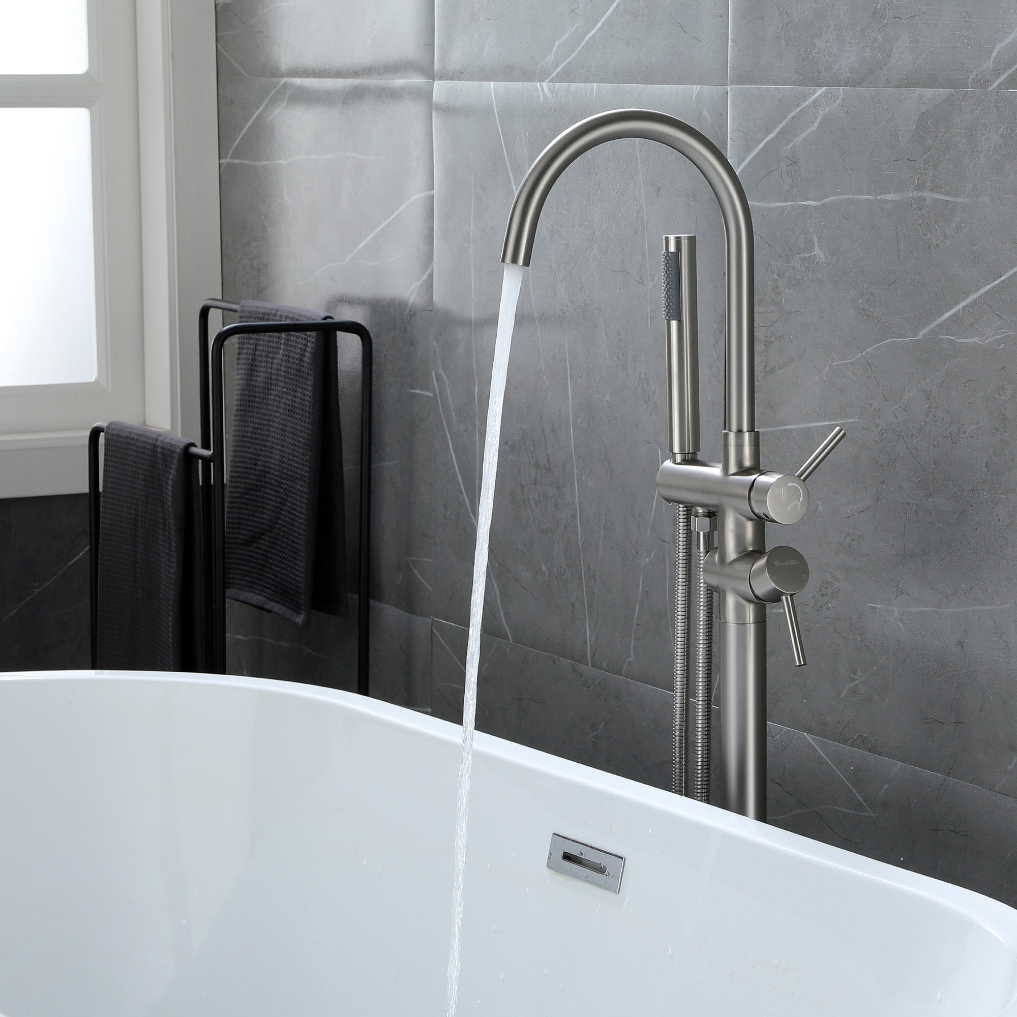 Freestanding Bathtub Faucet Bath Tub Filler Faucet with Hand Shower Floor Mount