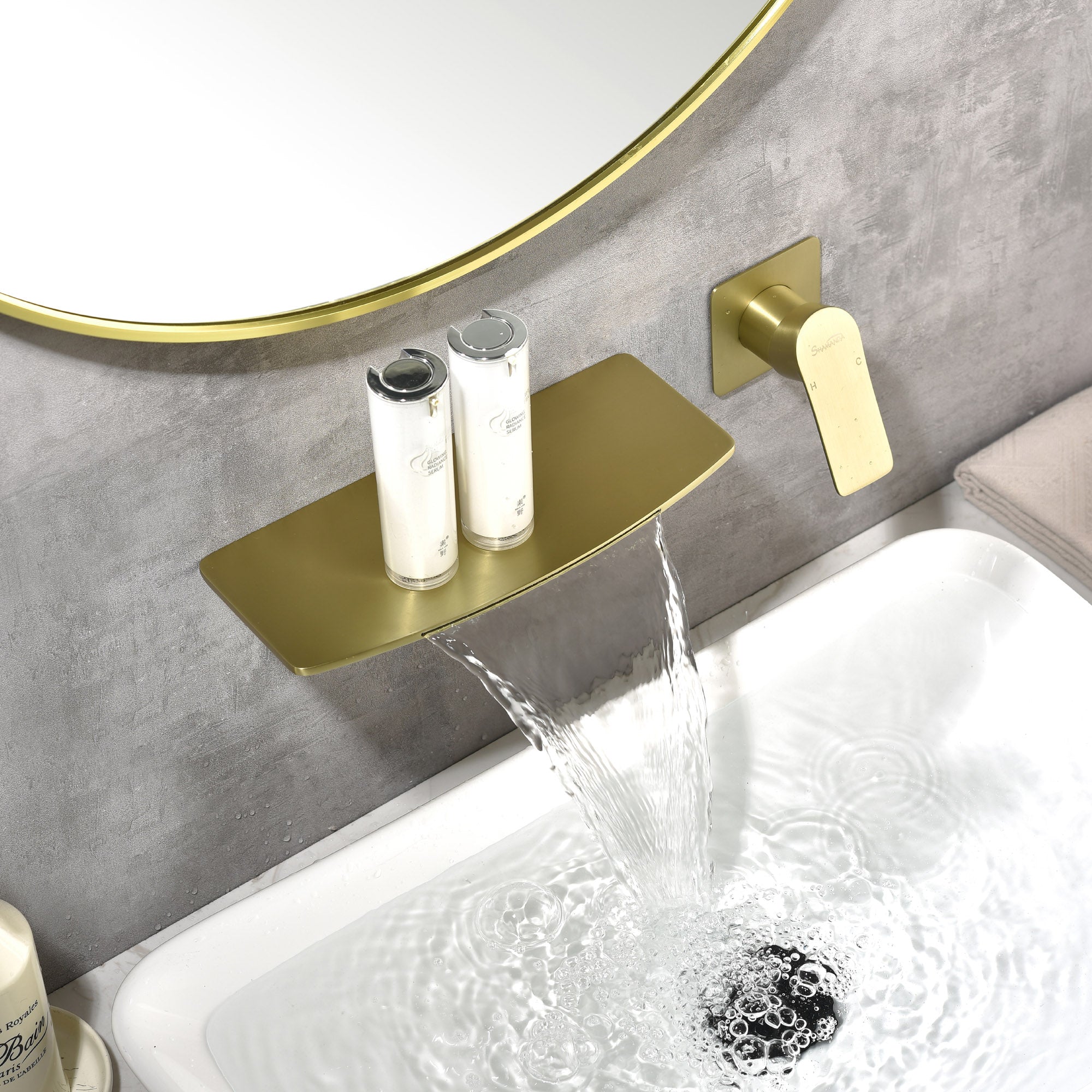 Waterfall faucet for bathtubs and washbasins Wall Mount