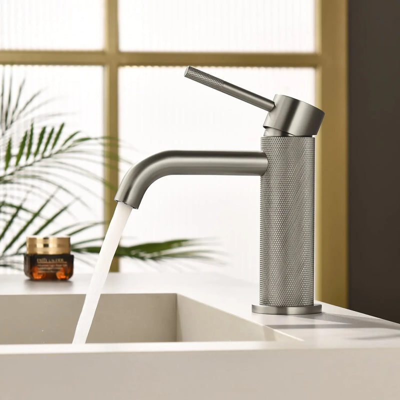 Deck-Mounted Single Handle Lavatory Faucet One Hole Faucet Bathroom with Pop Up Drain In Matte Black, Chrome, Brushed Nickel, Brushed Gold deck-mounted-single-handle-lavatory-faucet-one-hole-faucet-bathroom-with-pop-up-drain-in-matte-black-chrome-brushed-nickel-brushed-gold 