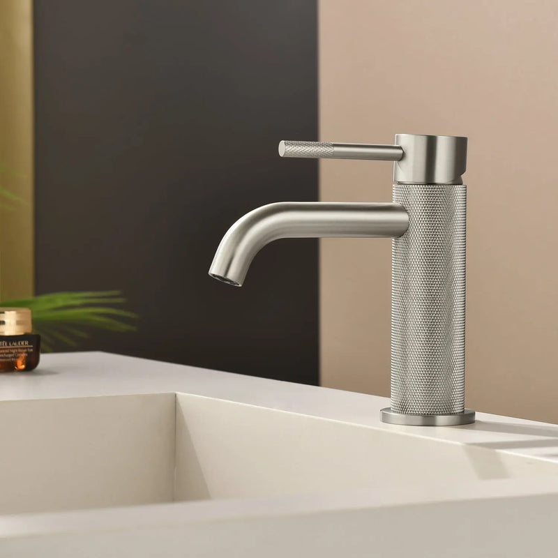 Deck-Mounted Single Handle Lavatory Faucet One Hole Faucet Bathroom with Pop Up Drain In Matte Black, Chrome, Brushed Nickel, Brushed Gold deck-mounted-single-handle-lavatory-faucet-one-hole-faucet-bathroom-with-pop-up-drain-in-matte-black-chrome-brushed-nickel-brushed-gold 