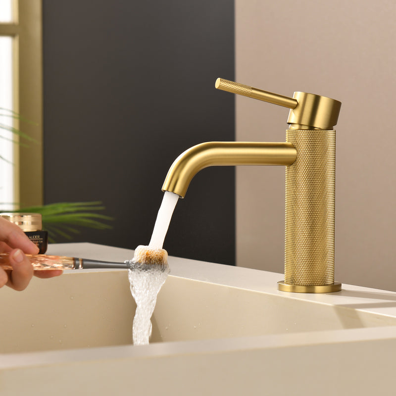 Deck-Mounted Single Handle Lavatory Faucet One Hole Faucet Bathroom with Pop Up Drain In Matte Black, Chrome, Brushed Nickel, Brushed Gold